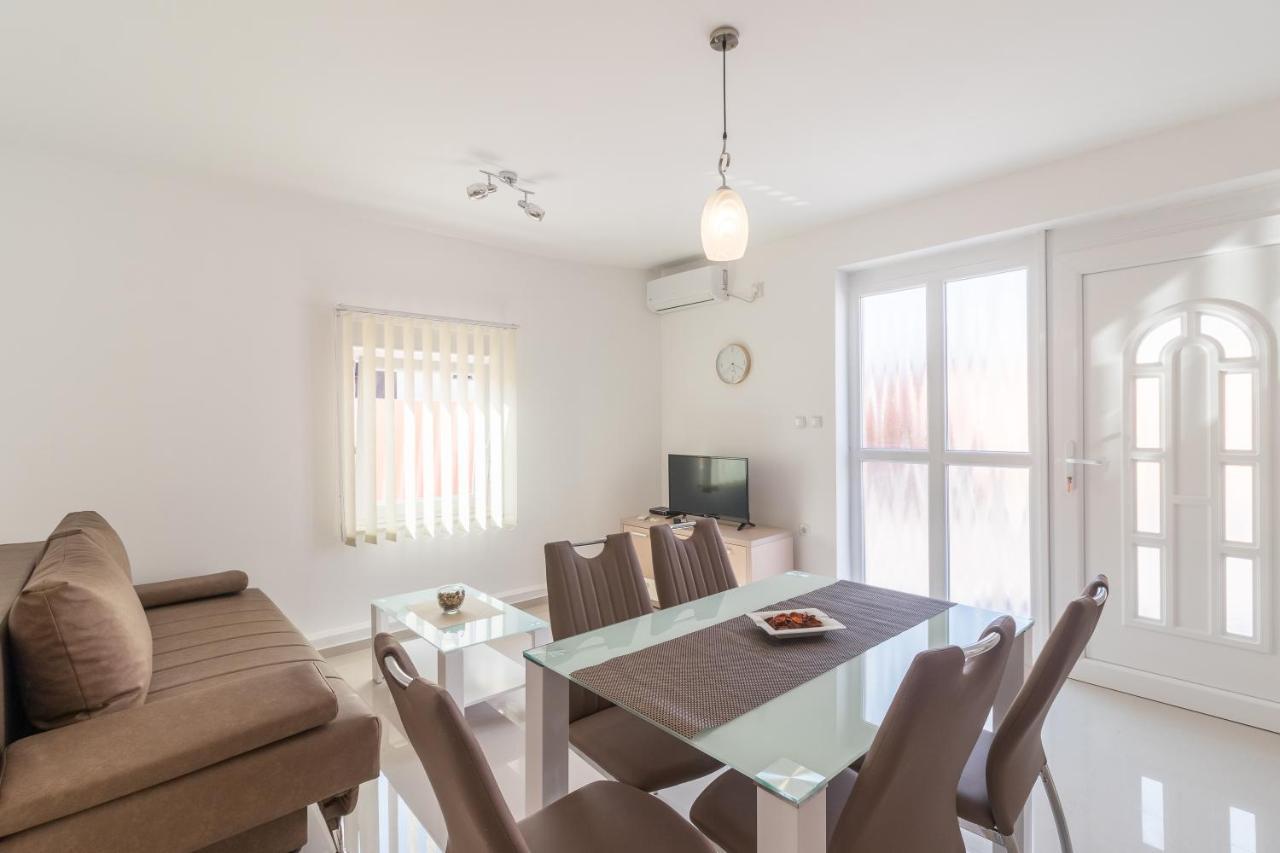 Villa Car Пула Екстер'єр фото